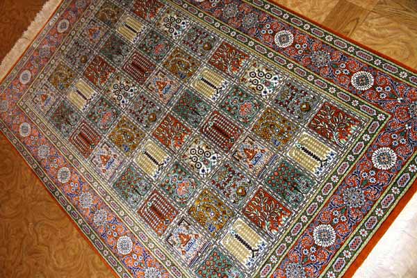 ヘシティーデザイン和風シルクペルシャ絨毯、クム産地イラン輸入49080、サイズ:150x100 CM(フサ含まず)