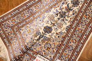ペルシャ絨毯カシャーンシルク47032、サイズ:90x58、工房:FALLAH