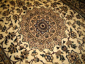 手織りペルシャ絨毯イラン直輸入44075、サイズ:257x155 CM