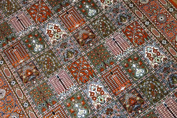 センターラグのペルシャ絨毯ヘシティー模様、イラン直輸入49079、サイズ:148x99cm(フサ含まず)