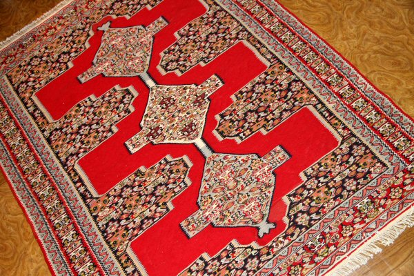 赤いキリムのセネ高級品質センターラグ146000,サイズ:153x125cm(フサ含まず)