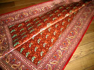 手織ペルシャセンターラグペイズリーペルシャシルク絨毯2622、サイズ:147x101 CM(フサ含まず)