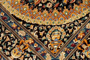 高級手織りペルシャ絨毯クムシルク48047 、工房:NASIIRI、サイズ:117x78、