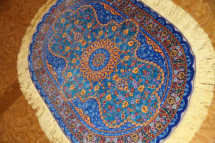 ペルシャ絨毯シルク珍しい楕円形高品質の綺麗な特別注文145952、サイズ:90x58 CM、