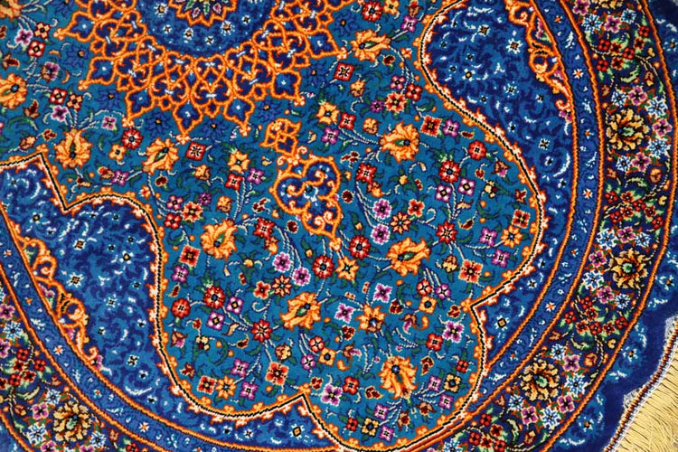 ペルシャ絨毯シルク珍しい楕円形高品質の綺麗な特別注文145952、サイズ:90x58 CM、