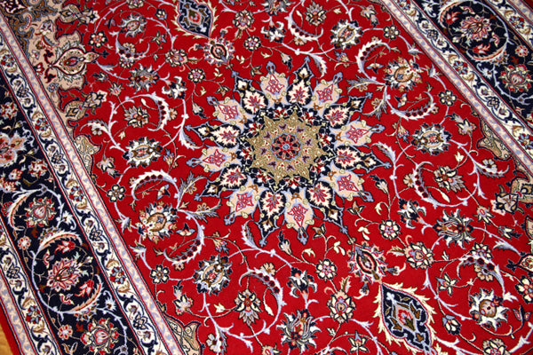 ペルシャ伝統のイスファハン町カーペット99432レッドカーペット、イラン絨毯、サイズ:241x155cm(フサ含まず)