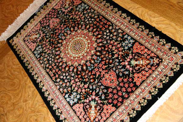 高級玄関マットペルシャ絨毯クムシルク100%メダリオンデザイン 49043 サイズ:91x58 CM