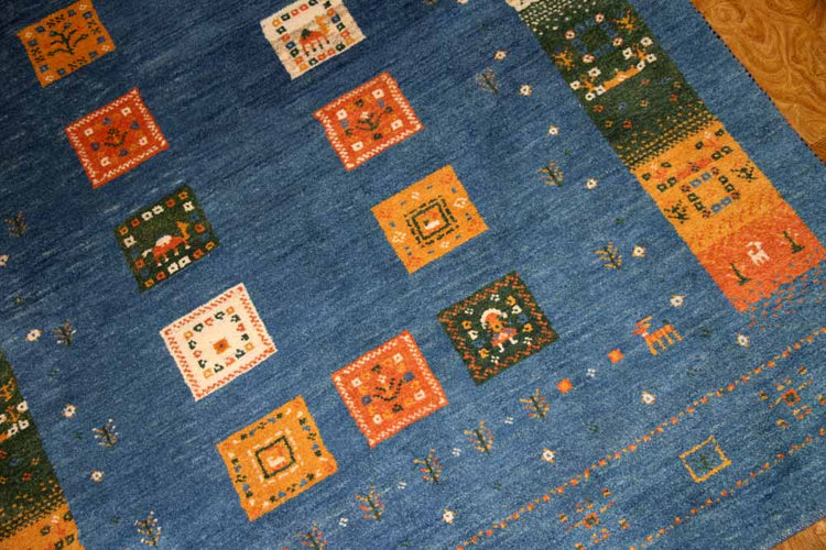 手織りペルシャギャッベのスカイーブルーラグ1700001、オリジナルギャッベ、サイズ:192x148 CM (フサ含まず)