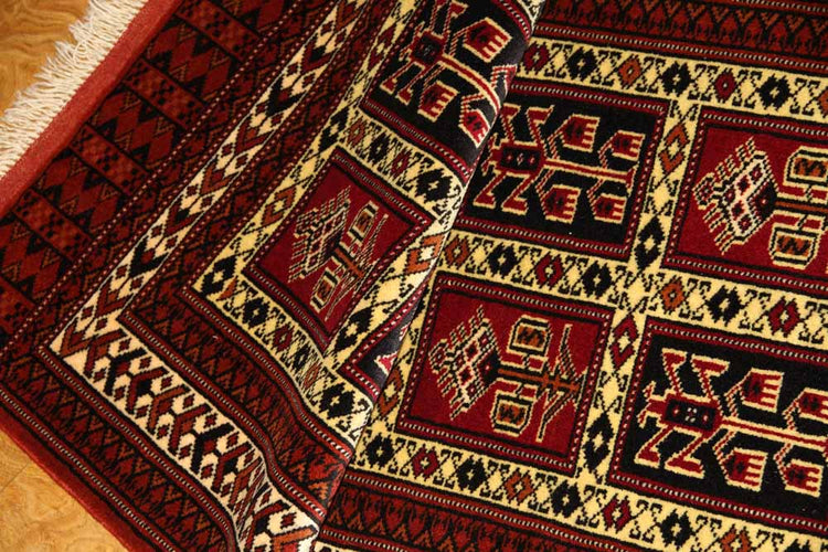 トライバルデザインの手織りペルシャ絨毯トルケマン産27604、、サイズ:122x85cm(フサ含ま)ず)