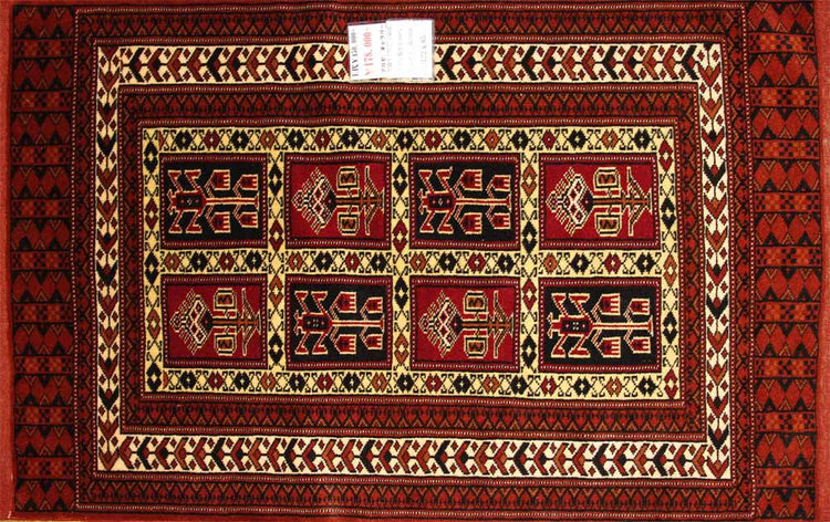 トライバルデザインの手織りペルシャ絨毯トルケマン産27604、、サイズ:122x85cm(フサ含ま)ず)