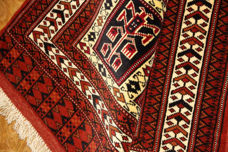 トライバルデザインの手織りペルシャ絨毯トルケマン産27604、、サイズ:122x85cm(フサ含ま)ず)