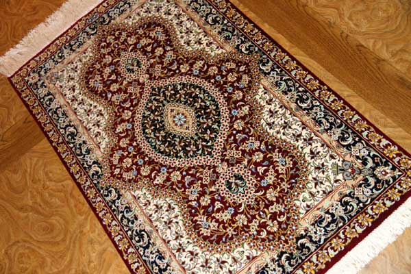 クム産地シルク100%玄関マットメダリオンデザイン、ペルシャ絨毯49038、サイズ:95x60 CM