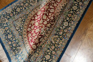 高級手織りペルシャ絨毯オンライン販売シルク48042,サイズ:117x76cm