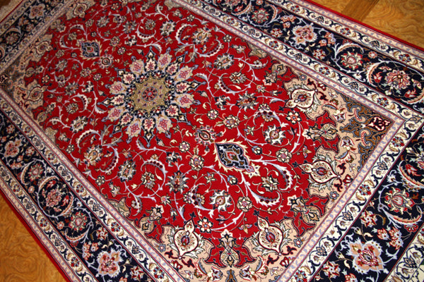ペルシャ伝統のイスファハン町カーペット99432レッドカーペット、イラン絨毯、サイズ:241x155cm(フサ含まず)