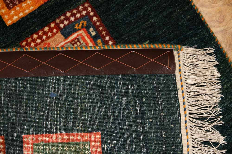 高級オリジナルイラン製ギャッベ、おしゃれチェス模様18841、サイズ:207x142 CM(フサ含まず)