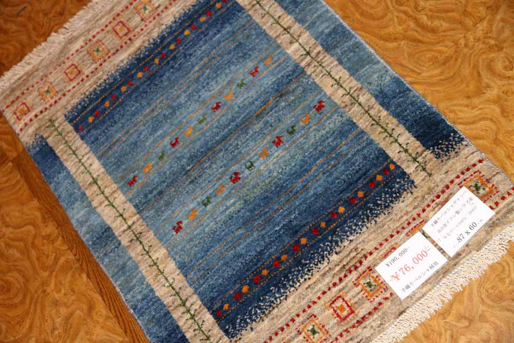 手織りペルシャギャッベイラン製リズバフト58437、サイズ:87x60cm(フサ含まず)