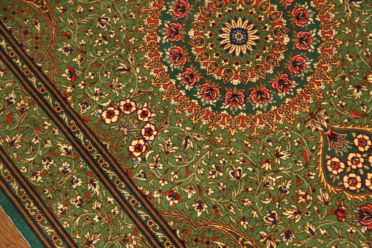 高級手作りペルシャ絨毯クムシルクグリーン57008、green carpet silk、サイズ:121x76 CM