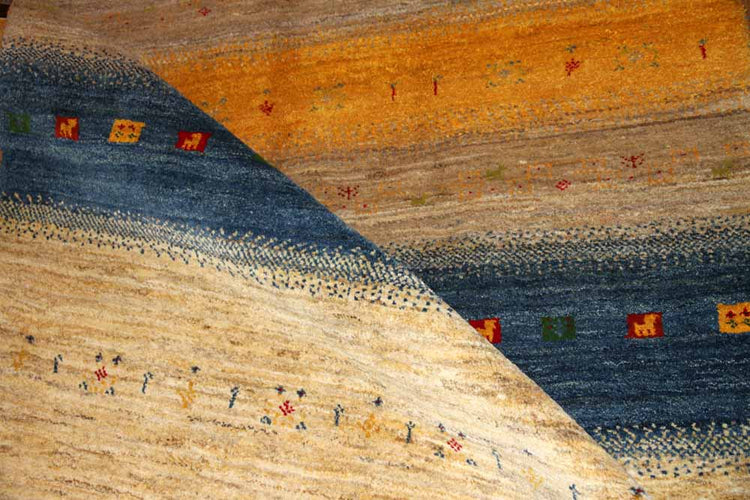 手織りペルシャギャッベの明るい色彩ソファー前ラグ19210、サイズ:204x147 CM (フサ含まず)