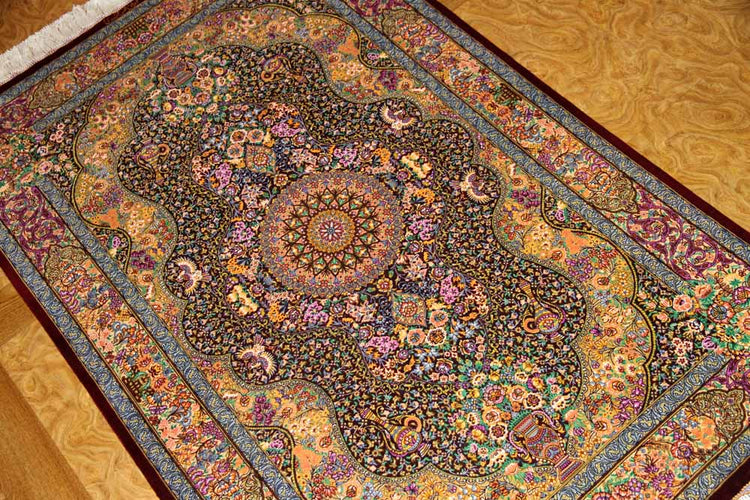有名工房のジャムシディーセンターラグ、ペルシャ絨毯クム60027、サイズ:148x97 CM (フサ含まず)