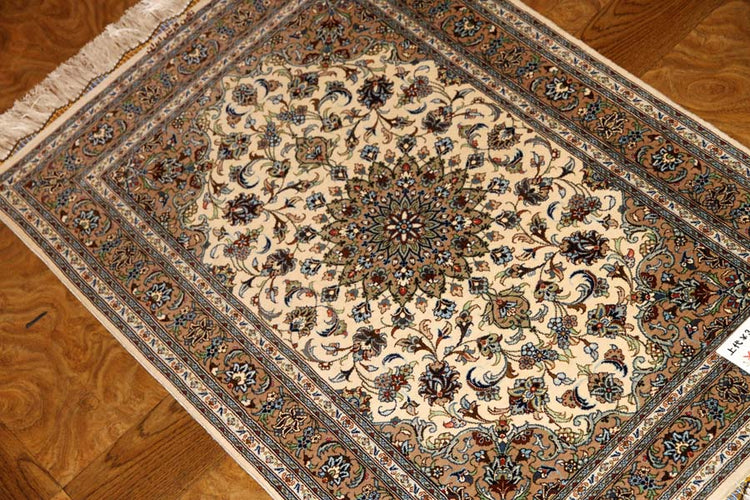 カシャーンシルク伝統的なペルシャ絨毯色彩57002、サイズ: 89x60cm