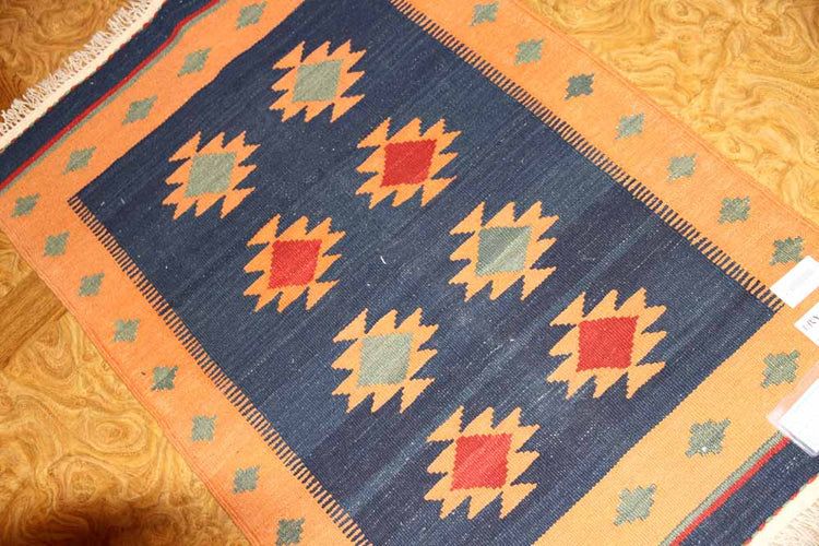 キリムの玄関マットイラン輸入ブルー色46515、サイズ:128x83cm(フサ含まず)