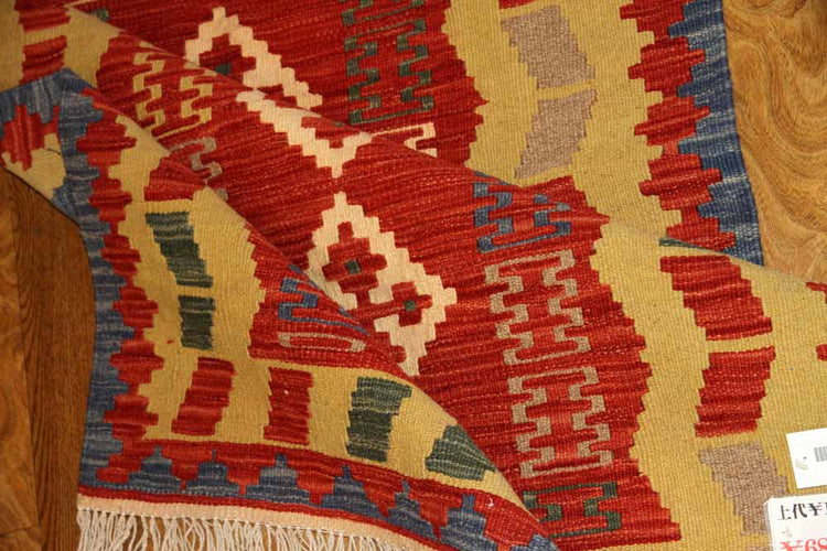 玄関マットの手織りキリムシラズ産地ウール46514、サイズ:120x83cm(フサ含まず)