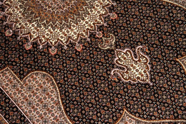 とてもかっこいいデザインの手織りペルシャ絨毯57049、black carpet tabriz、サイズ:208x153cm(フサ含まず)