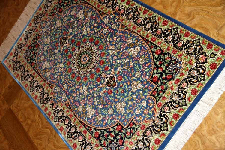 シルクのペルシャ絨毯玄関マットブルー色56041、イラン輸入、サイズ: 98x60 CM