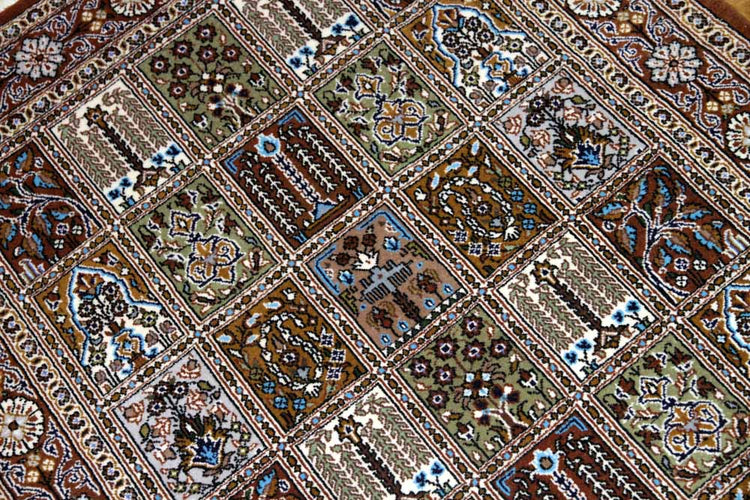 イラン製ペルシャ絨毯手織りセンターラグクムウールA167000、サイズ:150x104CM (フサを含まず)