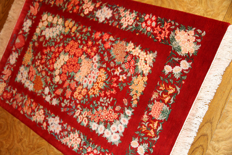 赤い花の絨毯手織りシルクのペルシャ絨毯、春の絨毯、red silk carpet50025、サイズ:89x57