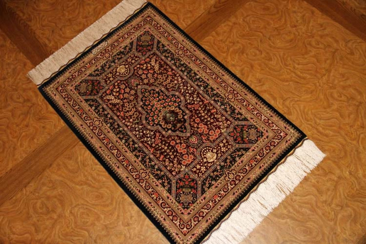 玄関マット、有名工房ペルシャ絨毯シルクトップクオアリティー56033、サイズ: 89x62 CM