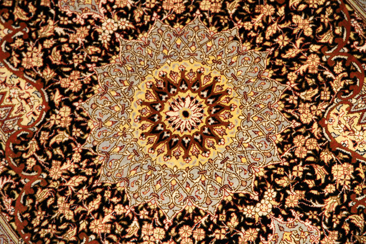 緑色のペルシャ絨毯玄関マットシルク50064、グリーンラグマット、サイズ:120x79 CM