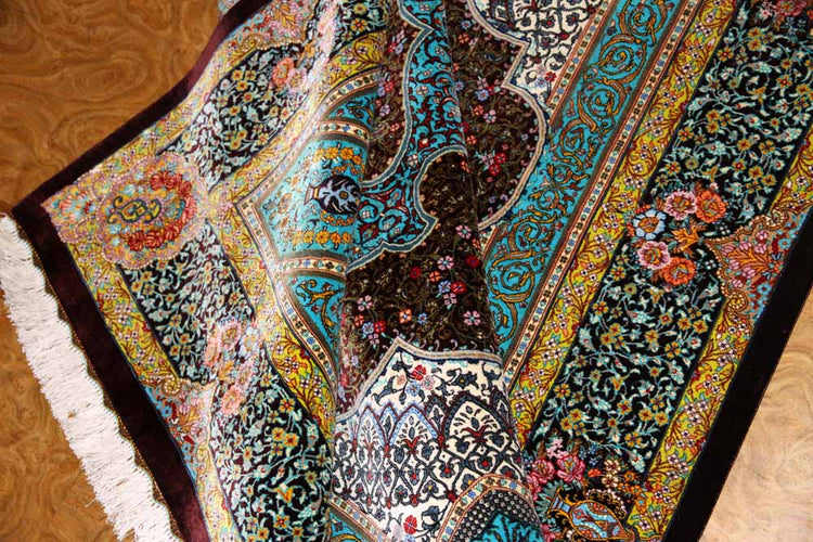 シルクのペルシャラグ高品質手織りイラン製絨毯60008、サイズ:195x134 CM (フサ含まず)