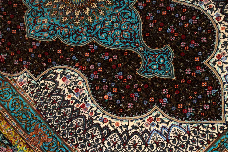 シルクのペルシャラグ高品質手織りイラン製絨毯60008、サイズ:195x134 CM (フサ含まず)