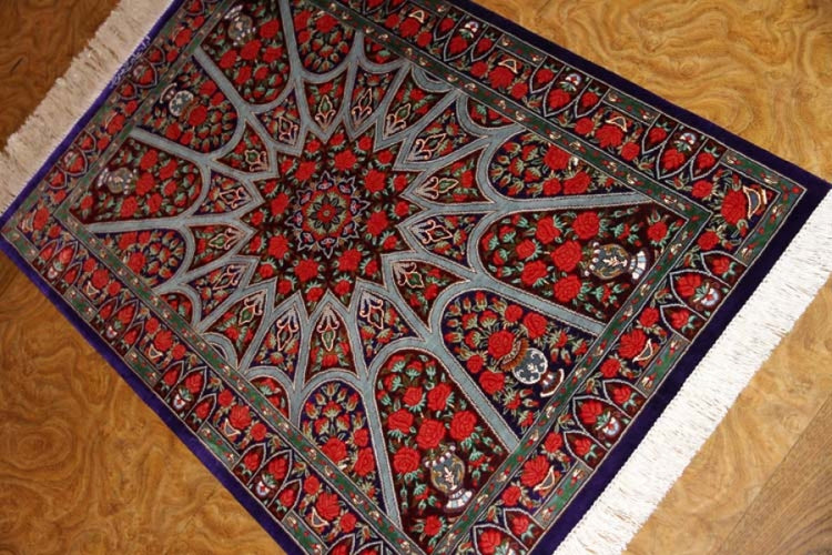 珍しいデザインの玄関マットシルクペルシャ絨毯56042、工房:RAHIMI、サイズ: 91x60 CM