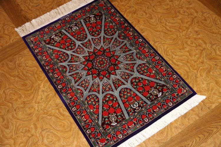 珍しいデザインの玄関マットシルクペルシャ絨毯56042、工房:RAHIMI、サイズ: 91x60 CM