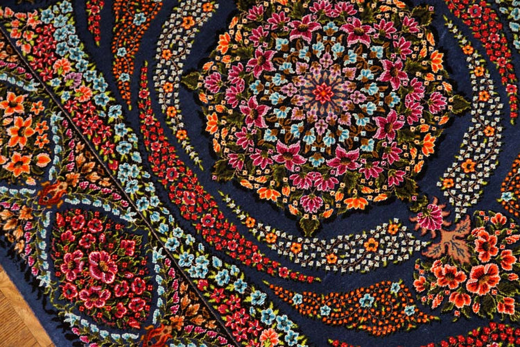 スーパークオリティーシルク手織りペルシャ絨毯57011、サイズ:120x80 CM