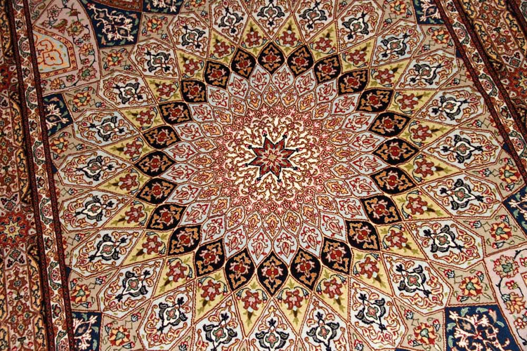 高級手織りペルシャ絨毯タブリーズ珍しい模様59010、サイズ:203x150 cm(フサ含まず)