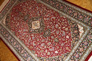 センターラグペルシャカーペット、クムシルクイラン輸入48076、サイズ：148x97ｃｍ（フサ含まず）
