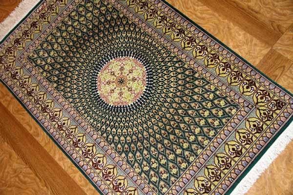 インテリアマットシルク、輸入玄関マットのシルククムペルシャ絨毯49053、サイズ：122x78ｃｍ