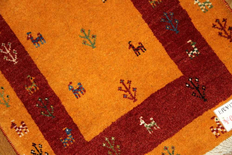リズバフトギャッベ高品質コルデスタンギャッベマットイラン製26217、サイズ：88x64ｃｍ（フサ含まず、