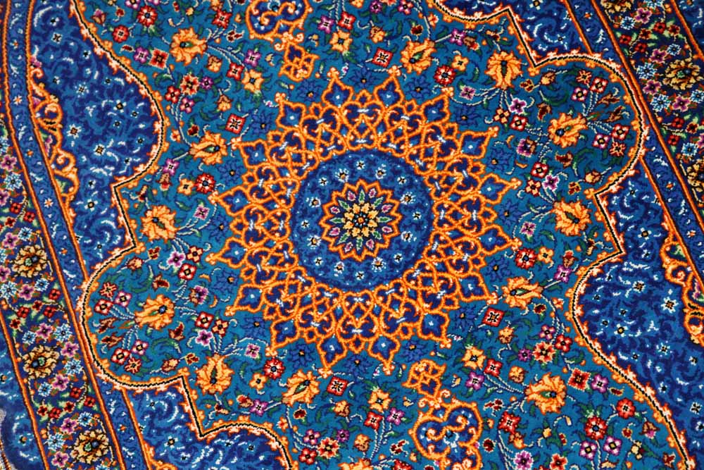 ペルシャ絨毯シルク珍しい楕円形高品質の綺麗な特別注文145952、サイズ：90x58 CM、