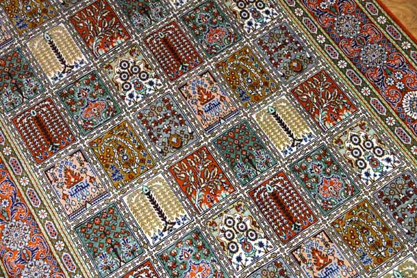 ヘシティーデザイン和風シルクペルシャ絨毯、クム産地イラン輸入49080、サイズ：150x100 CM（フサ含まず）