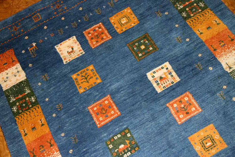 手織りペルシャギャッベのスカイーブルーラグ1700001、オリジナルギャッベ、サイズ：192x148 CM (フサ含まず）
