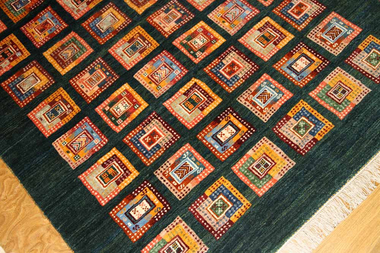 高級オリジナルイラン製ギャッベ、おしゃれチェス模様18841、サイズ：207x142 CM(フサ含まず）