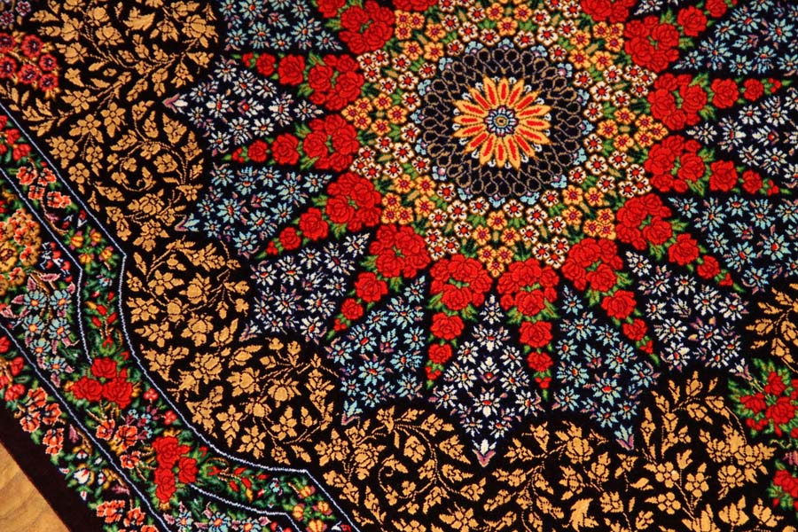 ペルシャ絨毯のクムシルクとても高品質マット57009,サイズ：122x76 CM