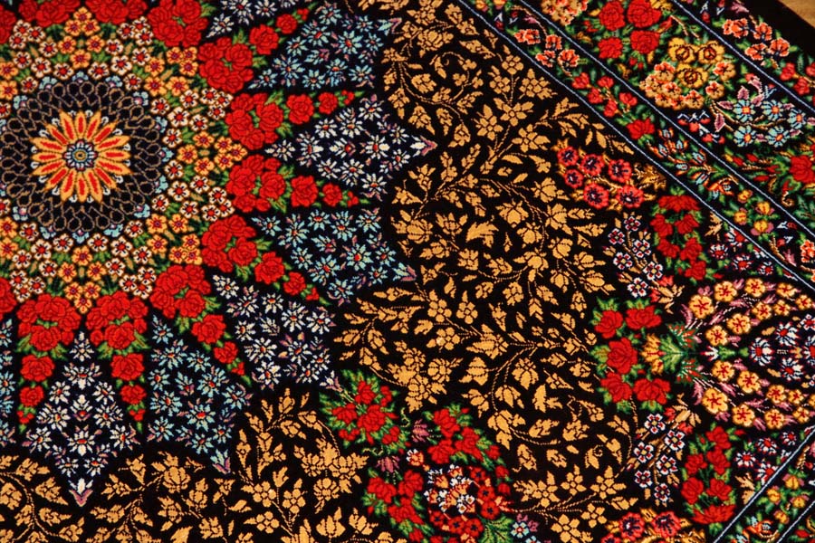 ペルシャ絨毯のクムシルクとても高品質マット57009,サイズ：122x76 CM