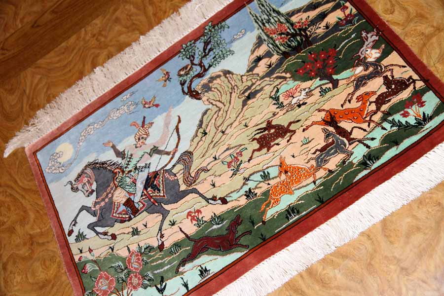 クムシルクのハンティングデザインペルシャ絨毯50013、サイズ：58x40 CM