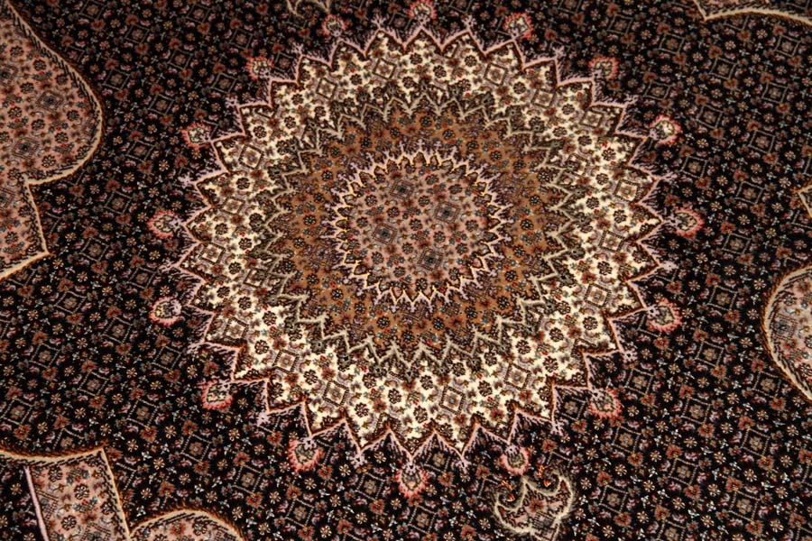 とてもかっこいいデザインの手織りペルシャ絨毯57049、black carpet tabriz、サイズ：208x153ｃｍ（フサ含まず）