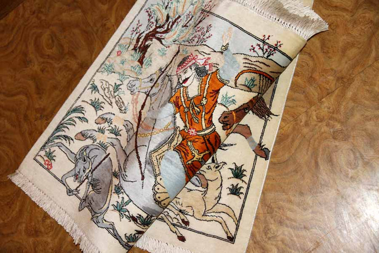 ペルシャ絨毯シルクハンティングデザイン50003、サイズ：57x40ｃｍ